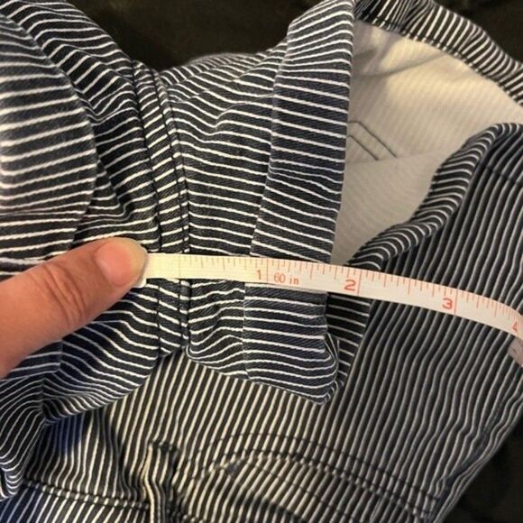 H&M Navy Blue and White Striped Shorts Size 4 - Picture 4 of 5